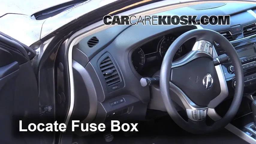 2014 Nissan Altima S 2.5L 4 Cyl. Fusible (interior) Cambio
